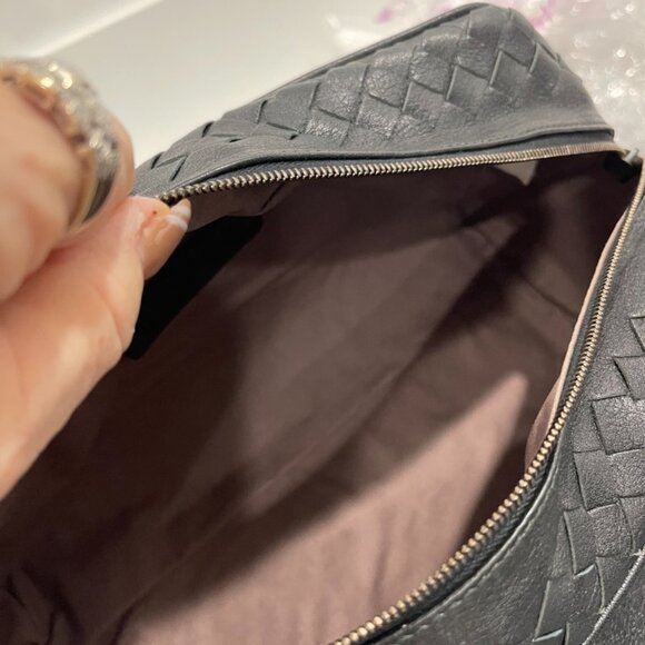 Bottega Veneta Unisex Dopp Kit/Weekend Bag Black (133130) - Picture 9 of 11